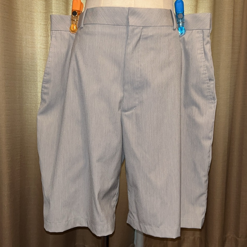 Walter Hagen Flat Front Pin Stripe Mens Dress Shorts Size 40